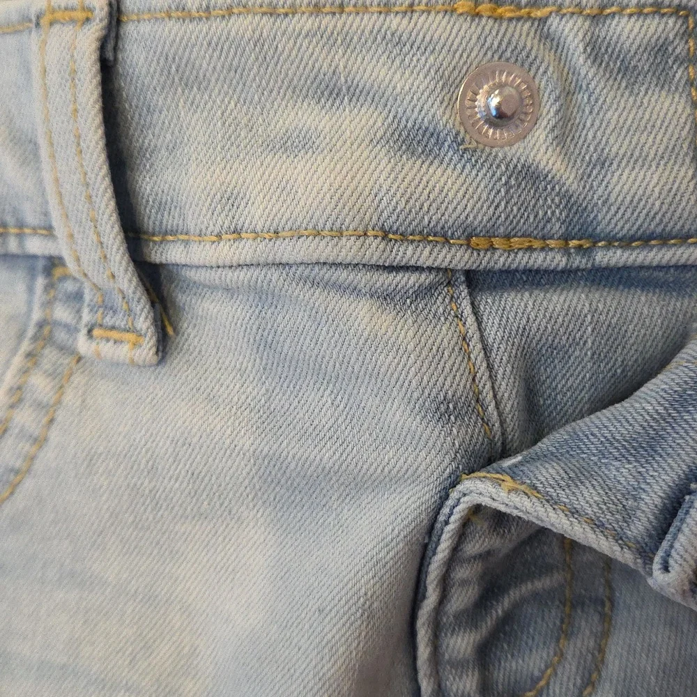 SO Shorts - Picture 4 of 7